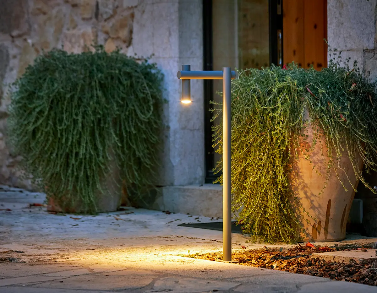 TIK BOLLARD TALL OUTDOOR 